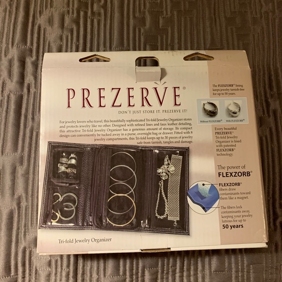 Jewelry Traveling and Preserving Black Wallet 🎈 - Picture 1 of 5